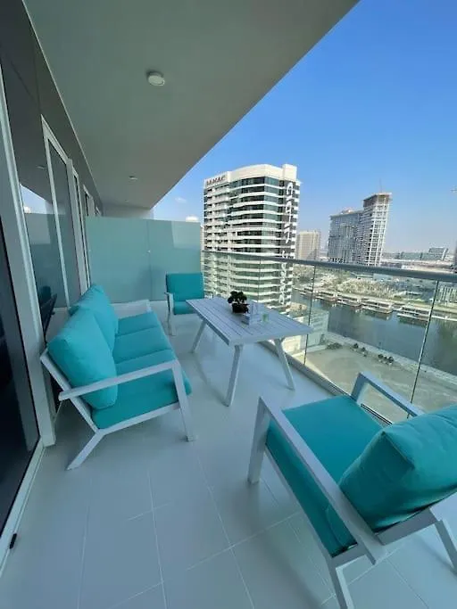 New Luxury Modern Canal View. Apartment Dubai