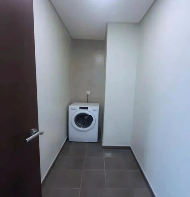 New Luxury Modern Canal View. Apartment Dubai