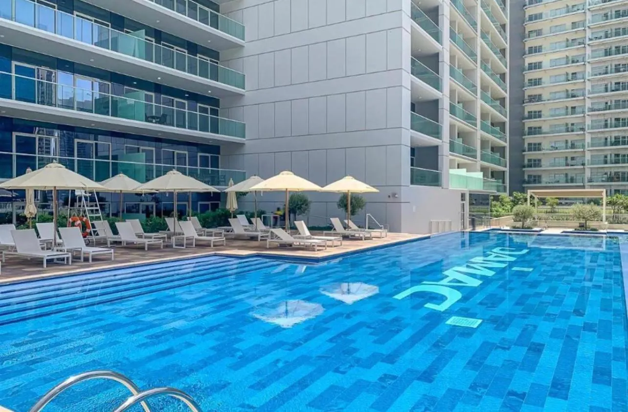 New Luxury Modern Canal View. location